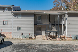 Building Photo - 1607 14th Ave E