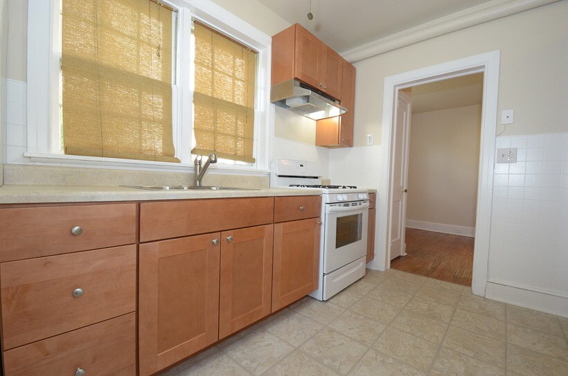 Building Photo - 236 Delmont Ave