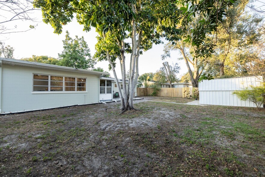 Building Photo - 3228 S Polk Ave