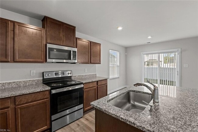 Building Photo - 103 Sourgum Ln