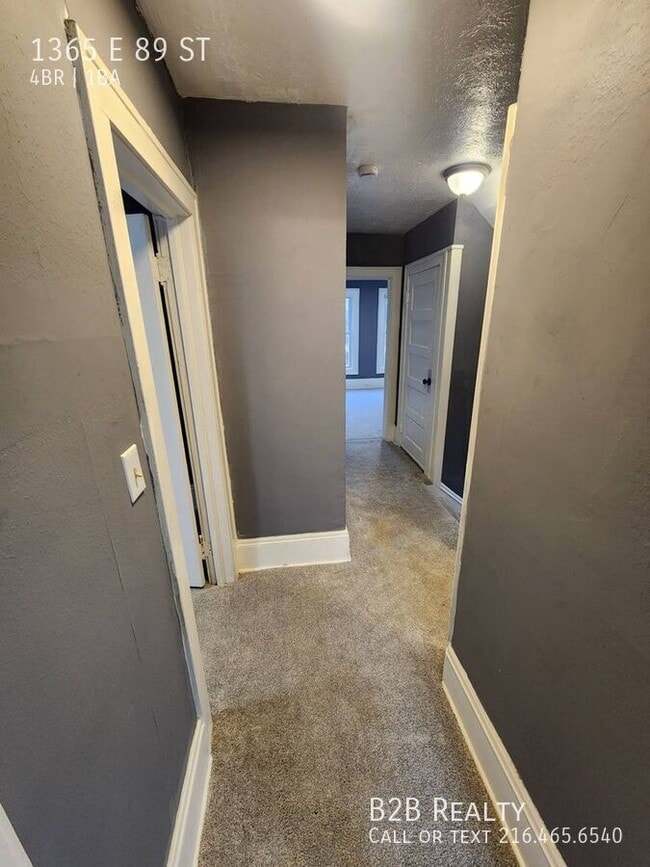 Building Photo - 1365 E 89th St