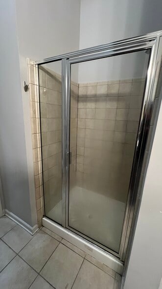 Master Walk In Shower - 401 16th St NW