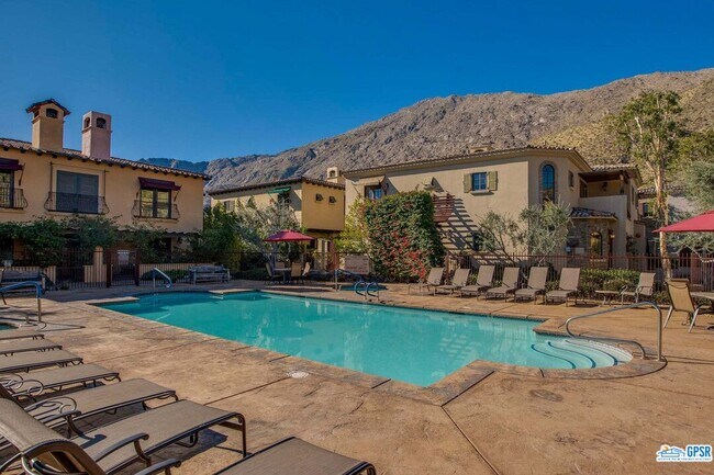 Primary Photo - 443 Villaggio N