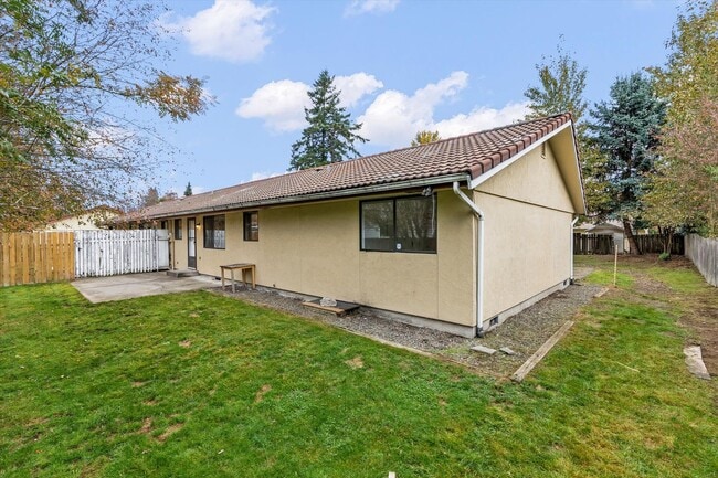 Building Photo - McKinley Duplex