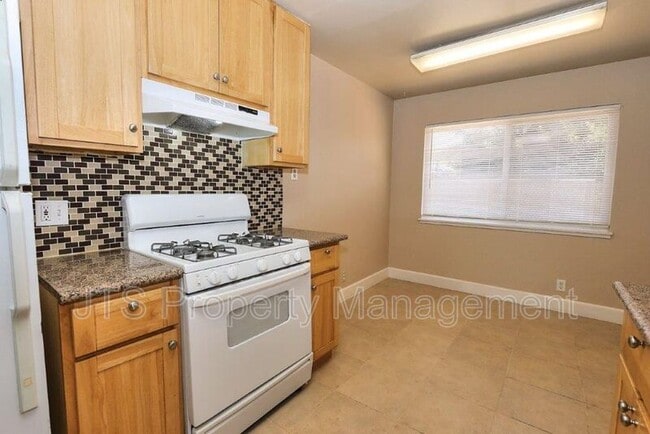 Building Photo - 2310 Kenworthy Way