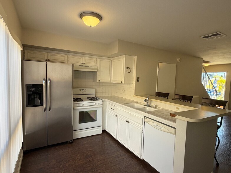 Building Photo - 7226 Jordan Ave