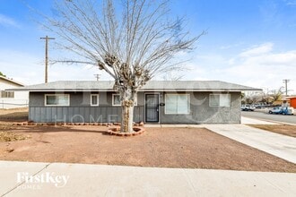 Building Photo - 2012 Bennett St