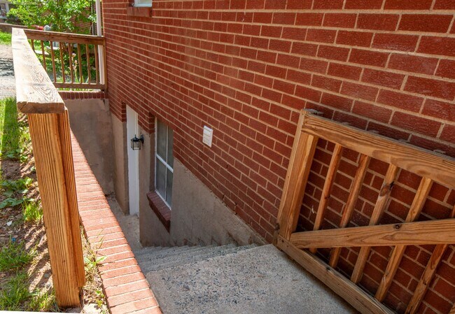 Building Photo - 238 Old Lynchburg Rd