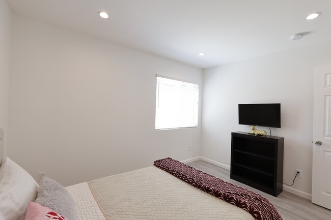 Building Photo - 18623 Bryant St