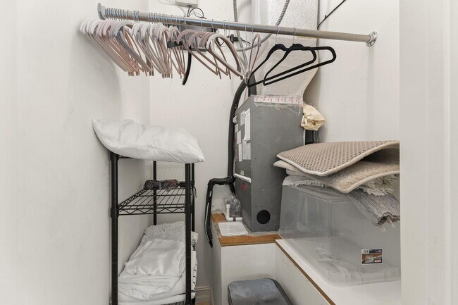 Building Photo - 505 SW 16th Ct