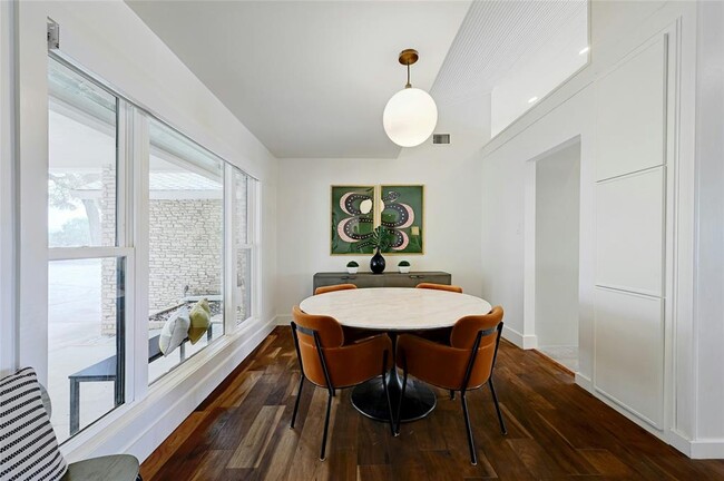 Building Photo - 5700 Penick Dr