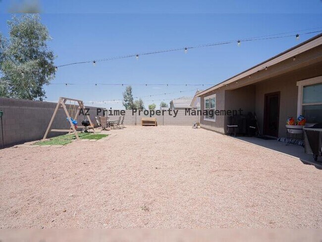 Building Photo - 36043 W Santa Clara Ave