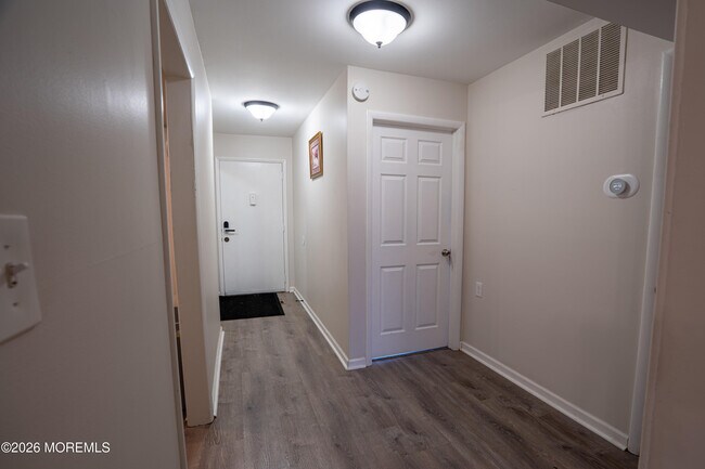 Building Photo - 5C Twin Rivers Dr