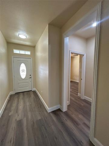 Building Photo - 200 Oak St