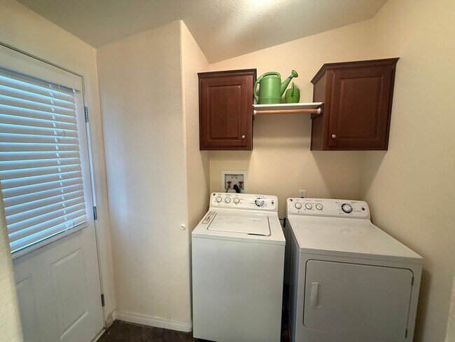 Building Photo - Spacious 3-bedroom, 2-bathroom home in the desirable College Area of San Diego