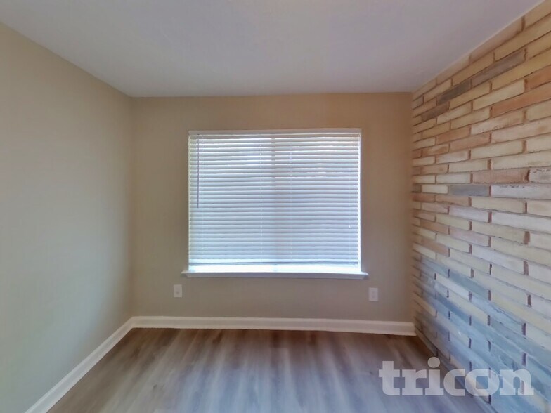 Building Photo - 17526 Jolly Boat Dr