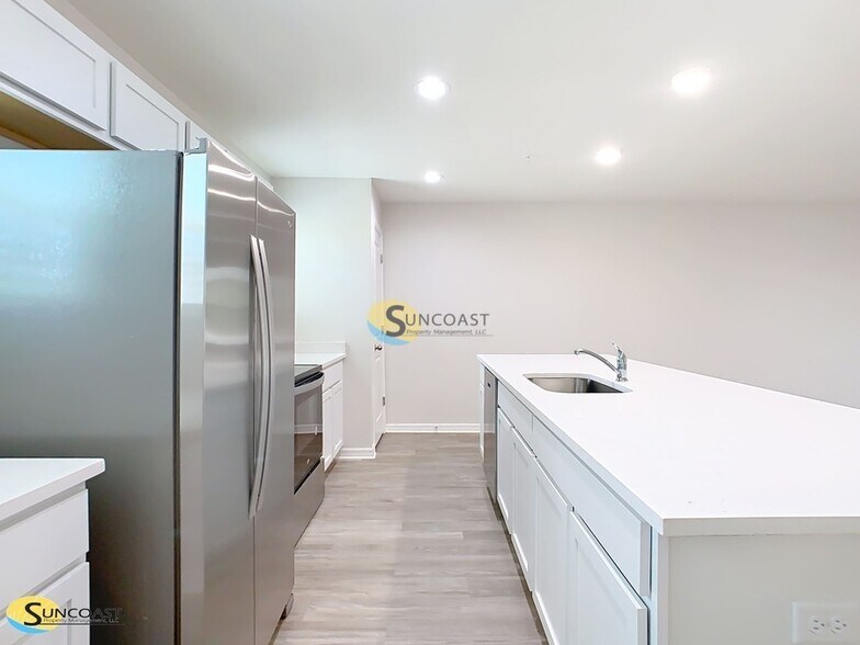 Building Photo - 3821 SW 43rd Ct