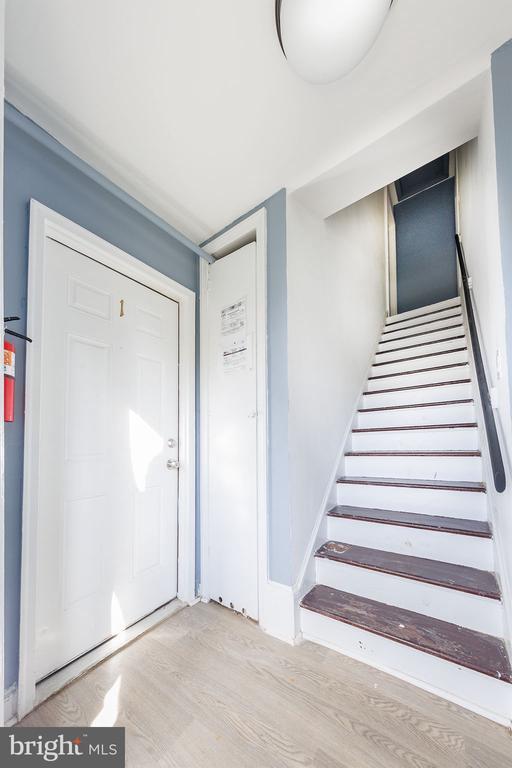 Building Photo - 905 19th St NE