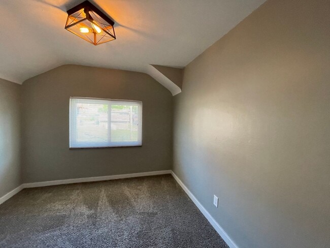 Building Photo - Comfortable 3-Bedroom Home with Private Backyard in Pittsburgh!