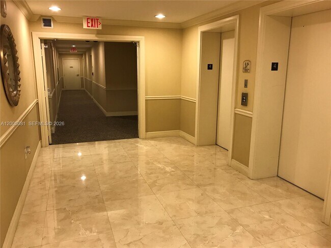 Building Photo - 1627 SW 37th Ave