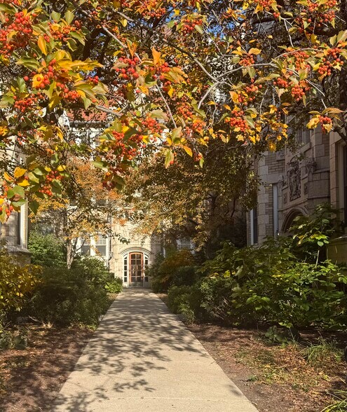 Building Photo - 534 W Brompton Ave