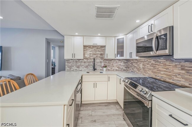 Building Photo - 1900 Clifford St