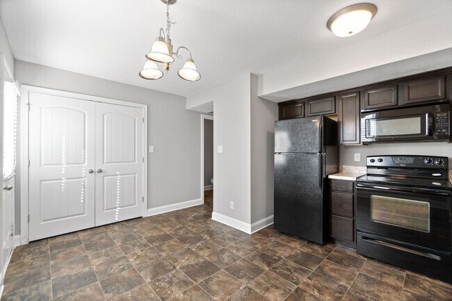 Building Photo - 1816 Beckett Dr