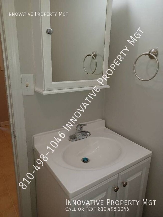 Building Photo - 3042 Leta Ave