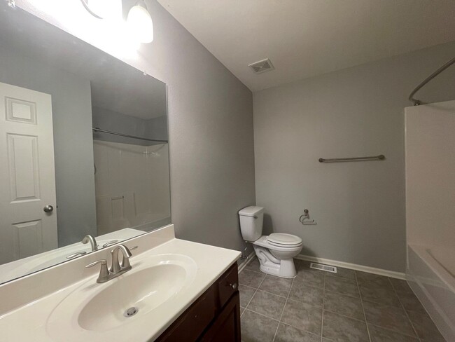 Building Photo - 4 Bedroom Home For Rent In Papillion!!