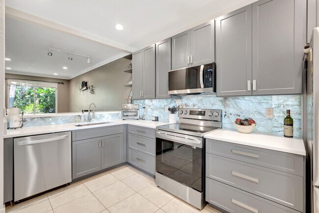 Building Photo - 16089 Poppy Seed Cir