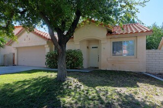 Building Photo - 1521 Desert Ridge Ave