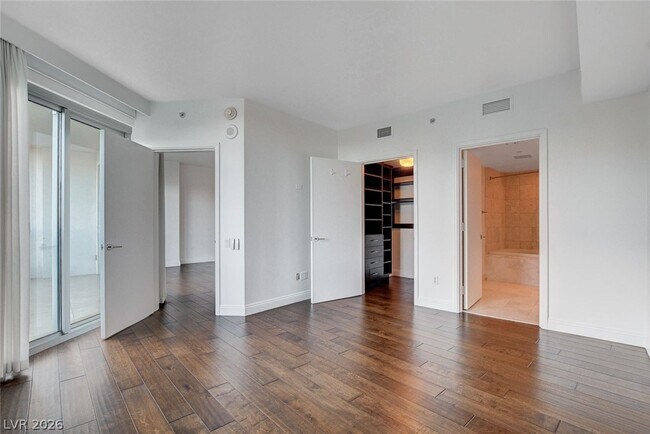 Building Photo - 222 Karen Ave