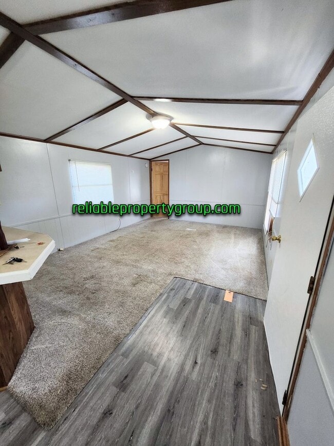 Building Photo - New Listing in Churubusco