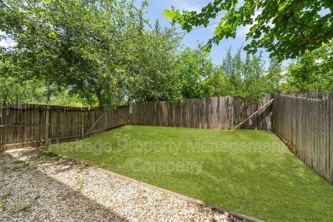 Building Photo - 518 Dukeway Dr