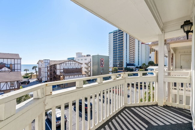 Building Photo - 2805B N Ocean Blvd