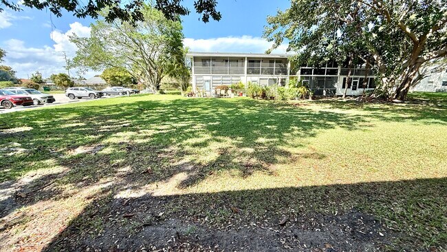 Building Photo - 281 Tilford N