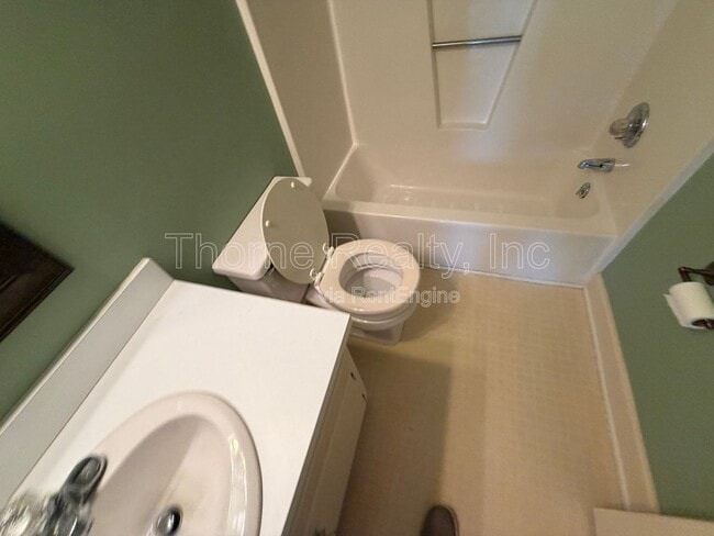 Building Photo - 300 Windermere Cir