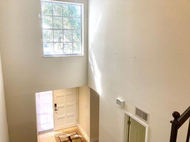 Building Photo - 2 bedroom, 2.5 bath condo in "The Islands"