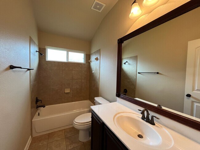 Building Photo - Upgraded Home in Pflugerville's Highland Park