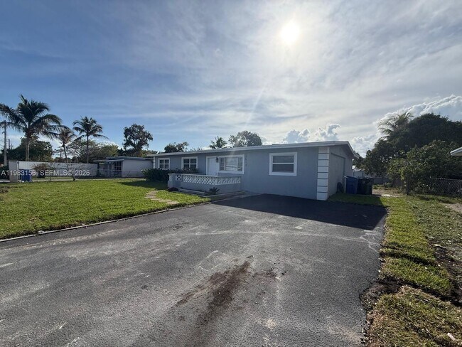 Building Photo - 1513 NW 15th Ave