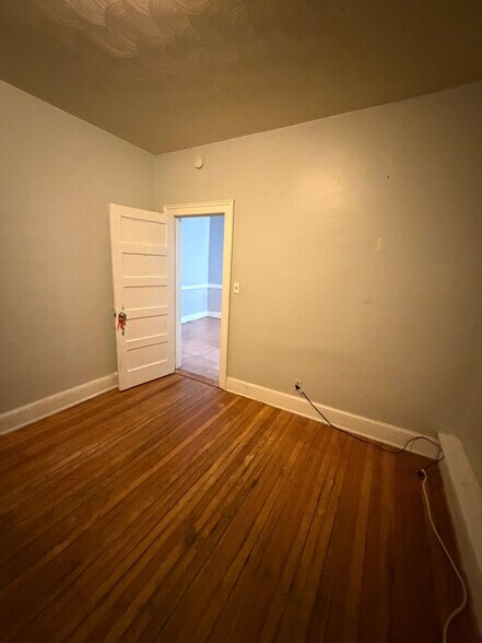 Building Photo - 40 Dewey St
