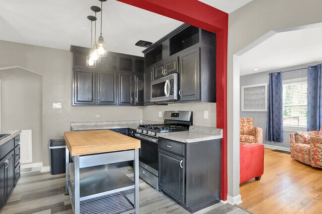 Building Photo - 233 W Westfield Blvd