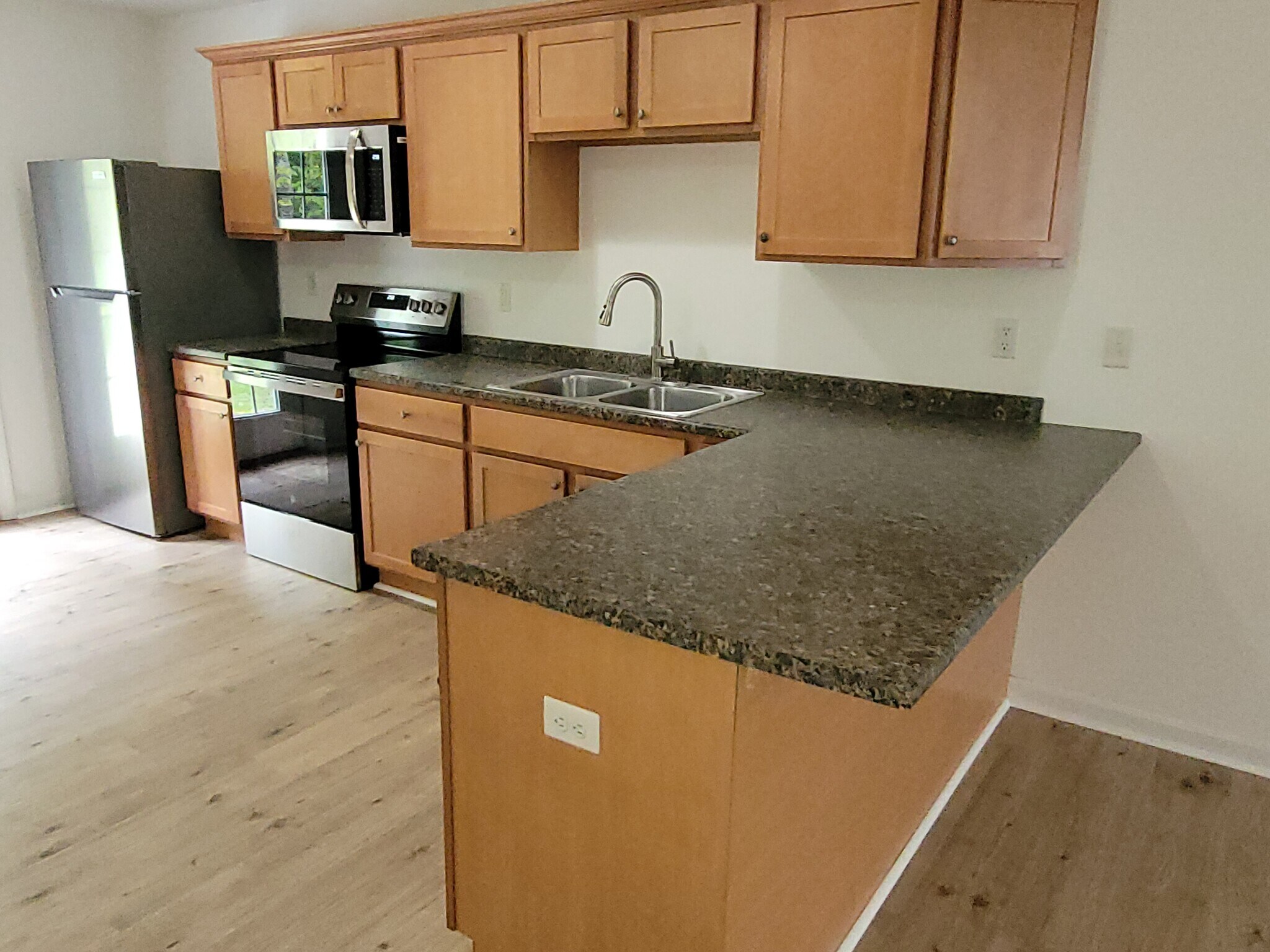 Building Photo - 1008 Fieldstone Ln
