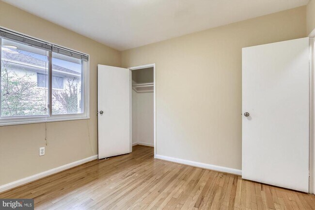 Building Photo - 4503 Traymore St