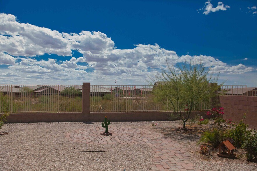 Building Photo - 7856 S Bonanza Park Dr