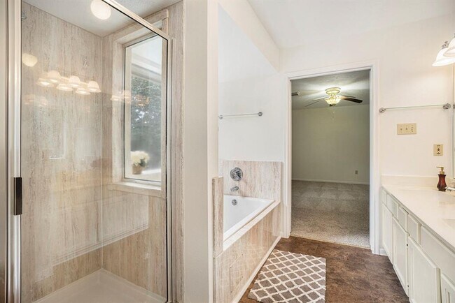 Building Photo - 14531 Sun Harbor Dr