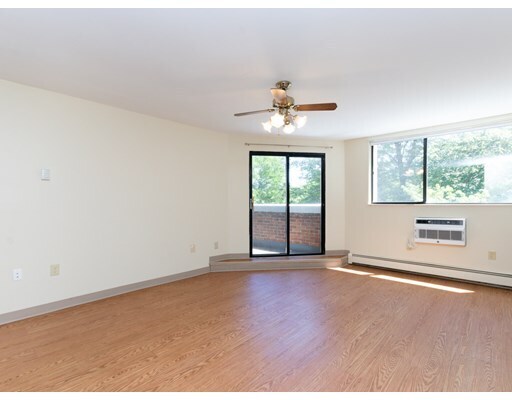 Building Photo - 151 Hallet St