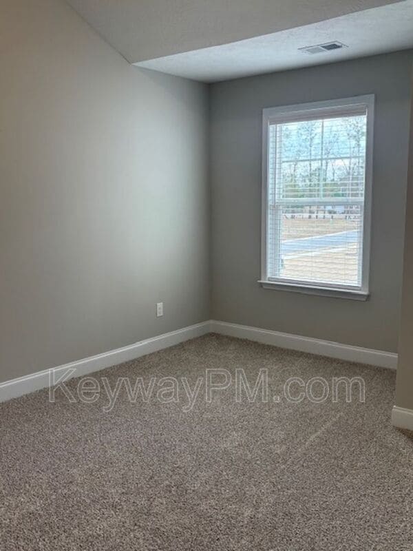 Building Photo - 2040 Denmark Ave SE