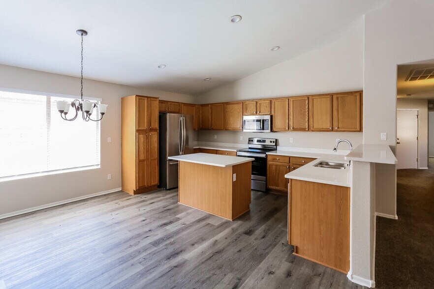 Building Photo - 801 S 125th Ave