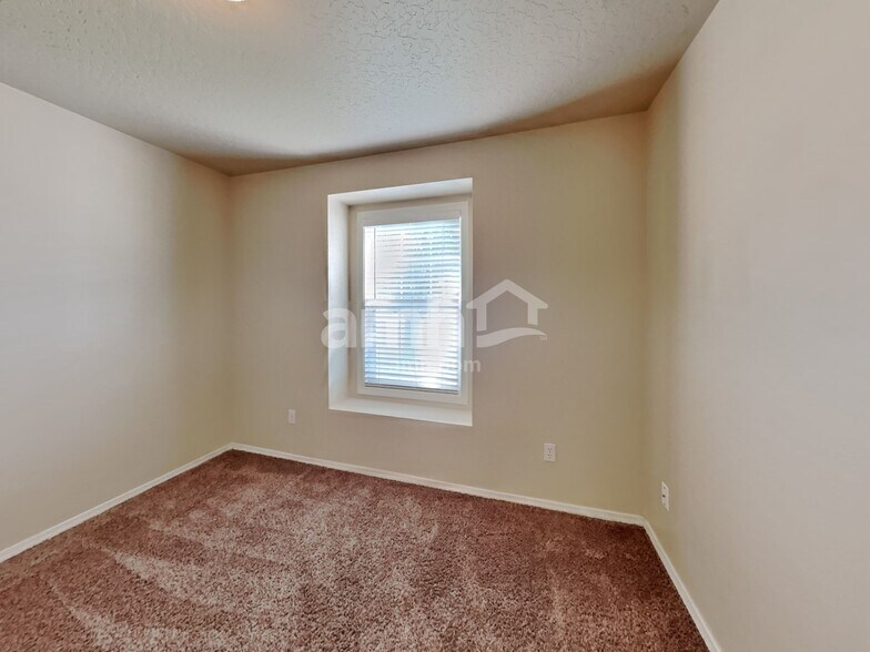 Building Photo - 3720 Bismark Ave